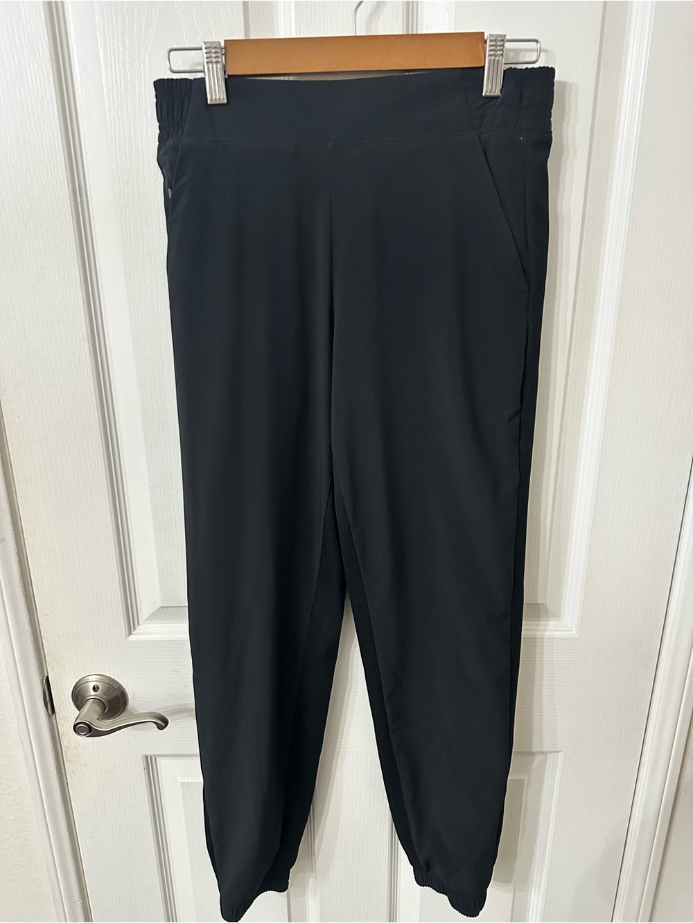 Athleta Brooklyn Lined Jogger, size 6